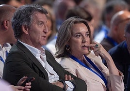 El presidente del PP, Alberto Núñez Feijóo, y la diputada del PP y exsecretaria, Cuca Gamarra.