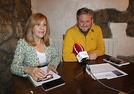 Purificación Pozo y Jonathan Sánchez, durante su comparecencia.