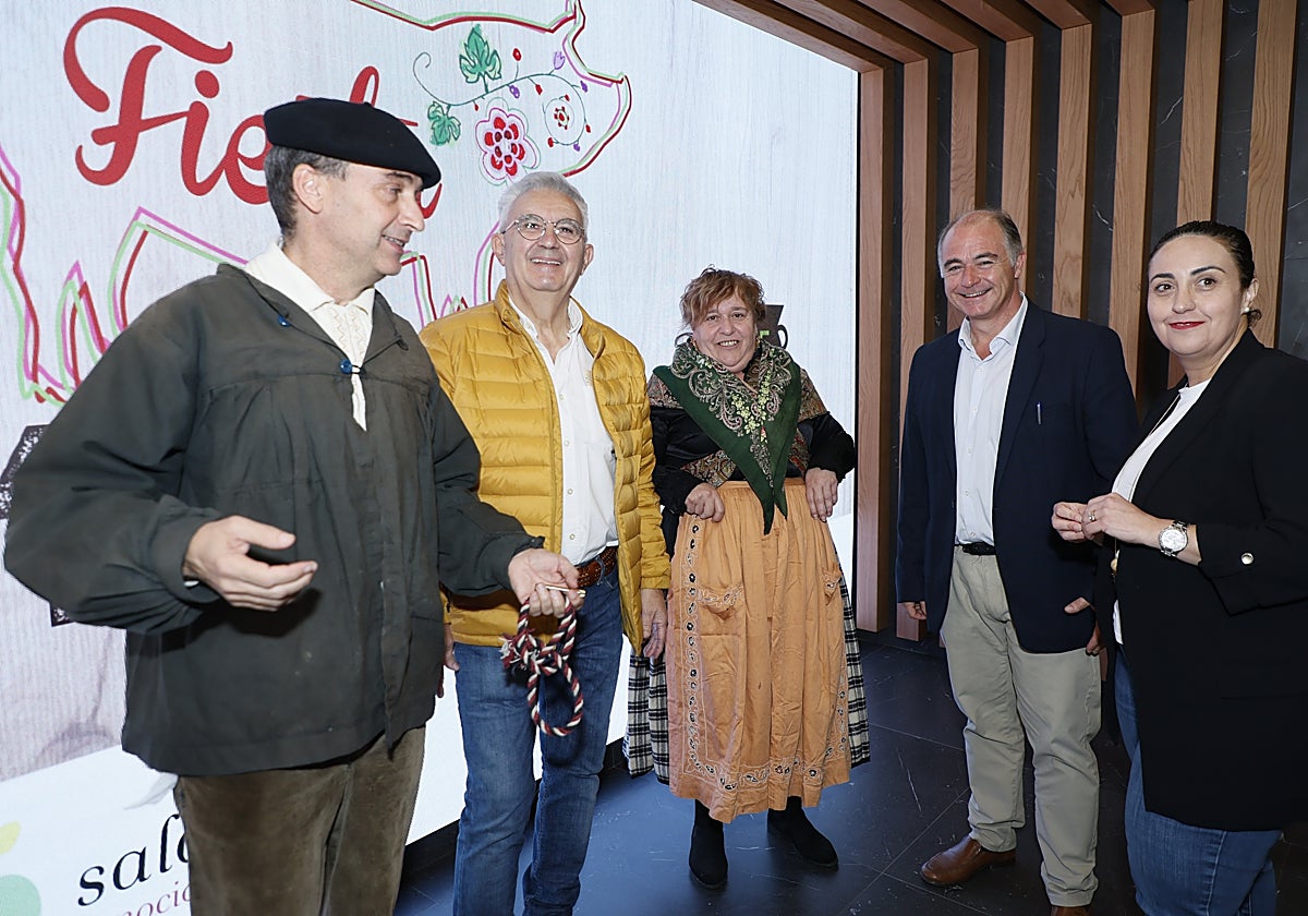 José Fernando Luengo, Manuel Ramos, Mayte Hernáncez, Juan Carlos Zaballos y Noemí Rodríguez, en la presentación de la fiesta de la Matanza Típica