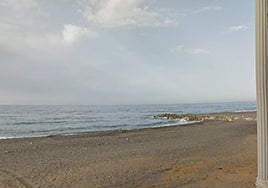 Imagen de la playa ubicada en Algarrobo.