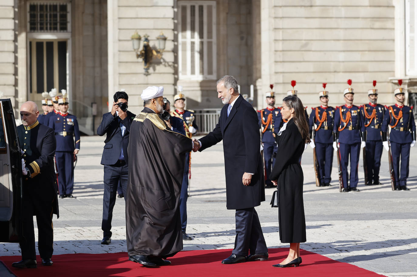 El elegante look con el que la reina Letizia ha acaparado todas las miradas del Palacio Real