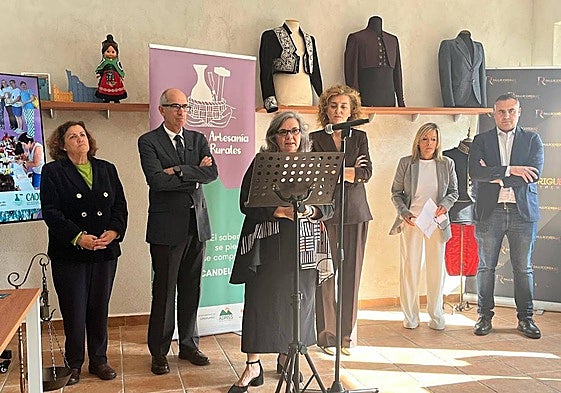 Inauguración del centro de artesanía y oficios rurales en Candelario.
