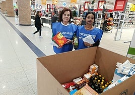 Amparo Fuentes y Lakshmi Patel en el Leclerc.
