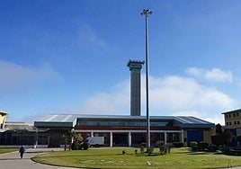 Fachada principal de la prisión de Topas.