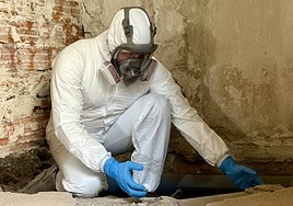 Inspección en edificios en busca de amianto.