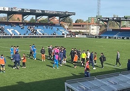 El banquillo del juvenil Atlético de Madrid la lía al final del partido en el Reina Sofía