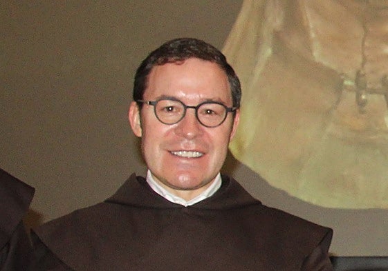 El prior Miguel Ángel González.