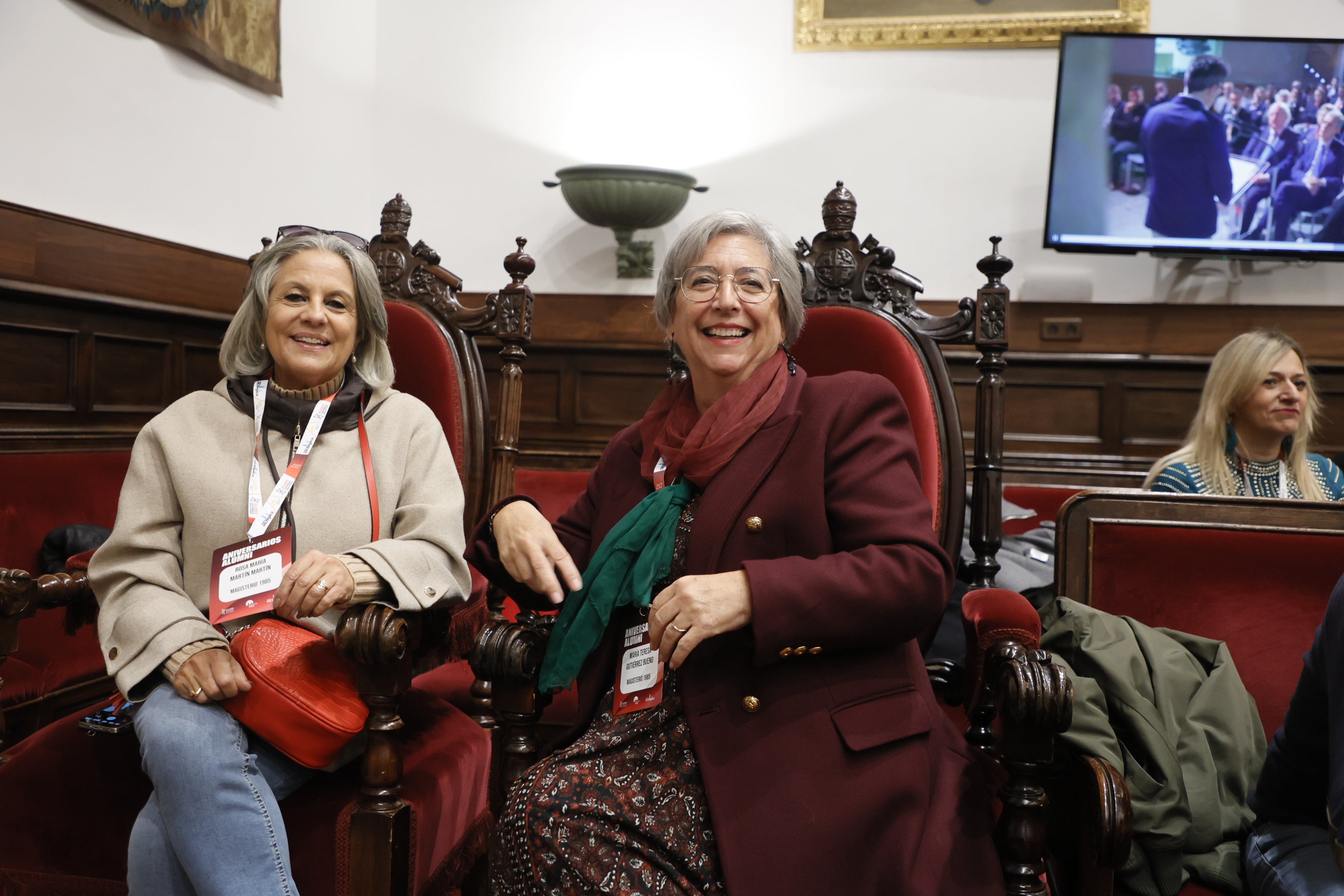 El Paraninfo revive las risas de los antiguos alumnos cuatro décadas después