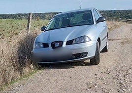 Uno de los vehículos recuperados por la Guardia Civil.