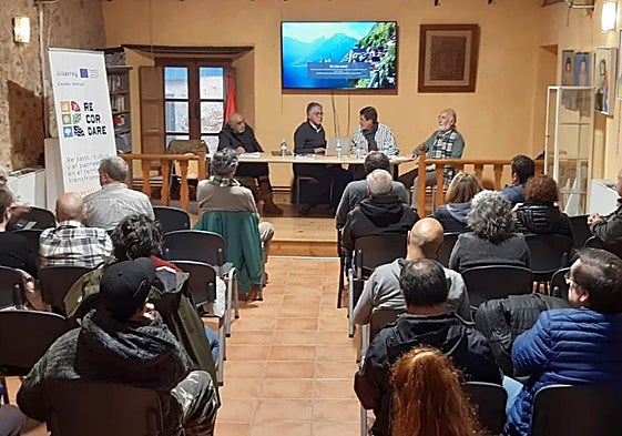 Imagen de una de las ponencias de la Jornada sobre cantería morilleja.