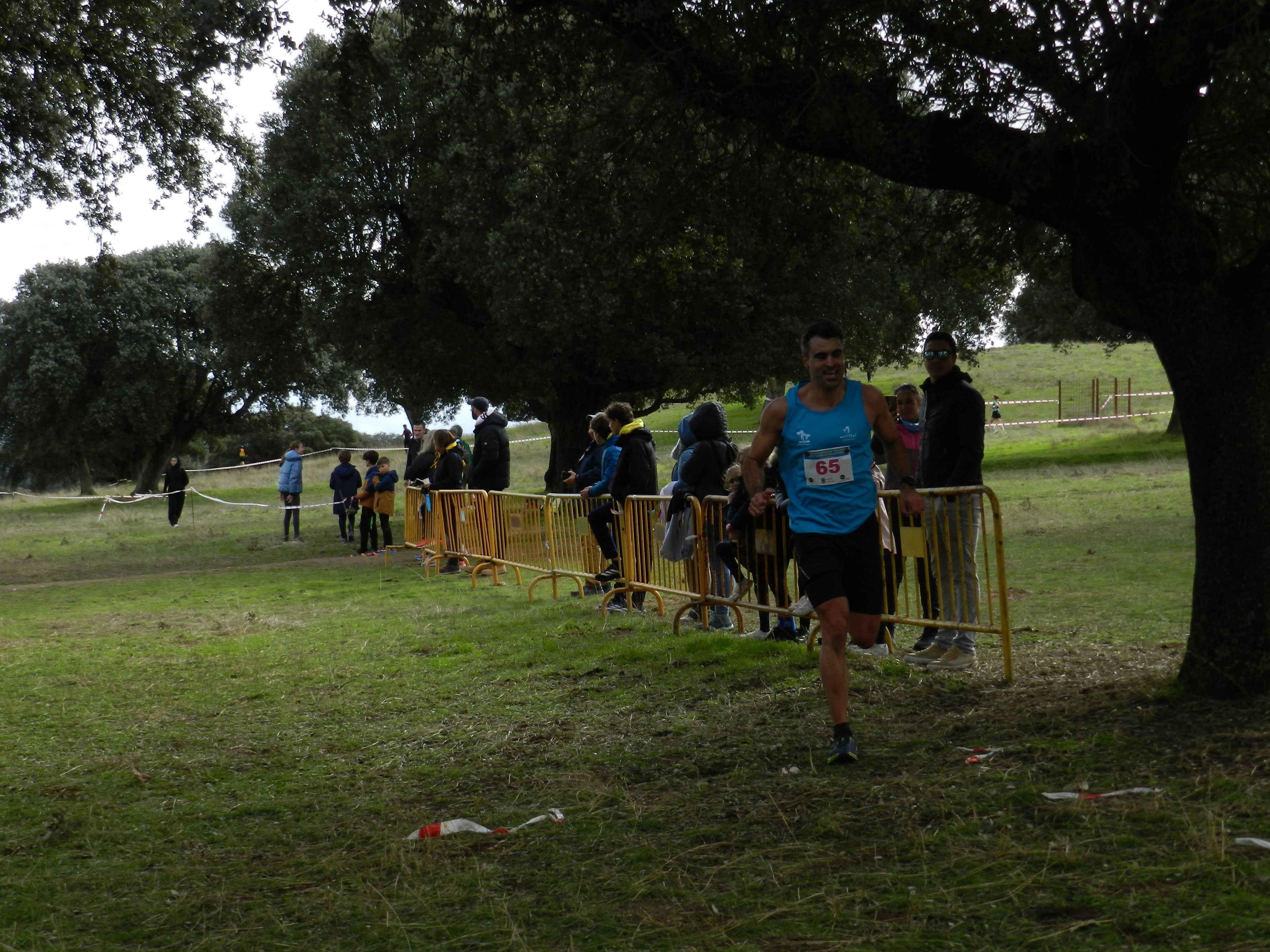 Fiesta del campo a través en Castro Enríquez: inicio de los Juegos Escolares y Carrera Popular Taurina