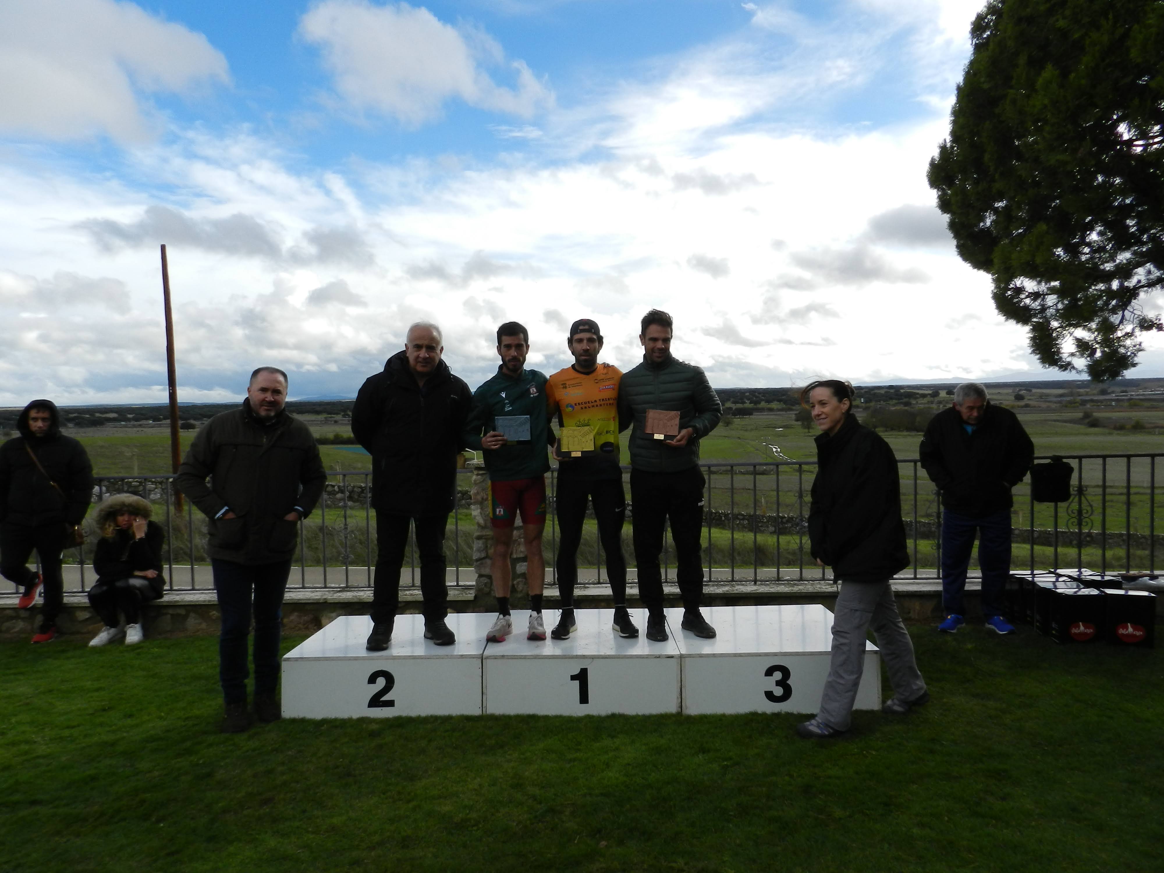 Fiesta del campo a través en Castro Enríquez: inicio de los Juegos Escolares y Carrera Popular Taurina