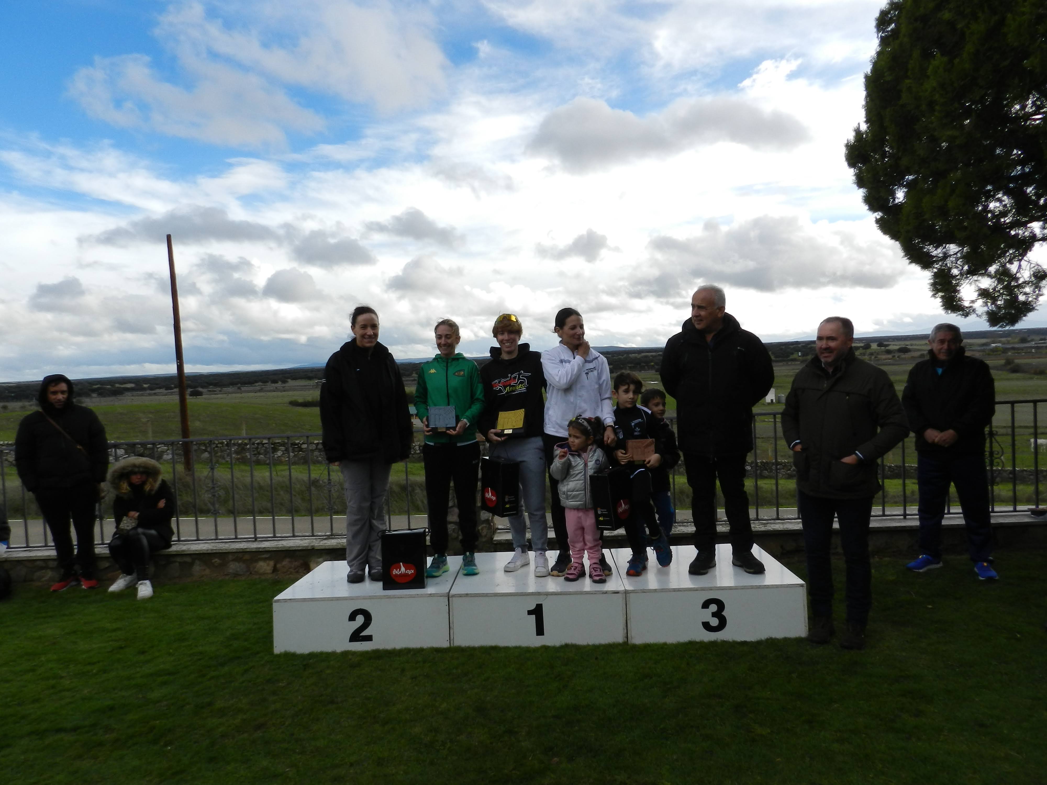 Fiesta del campo a través en Castro Enríquez: inicio de los Juegos Escolares y Carrera Popular Taurina