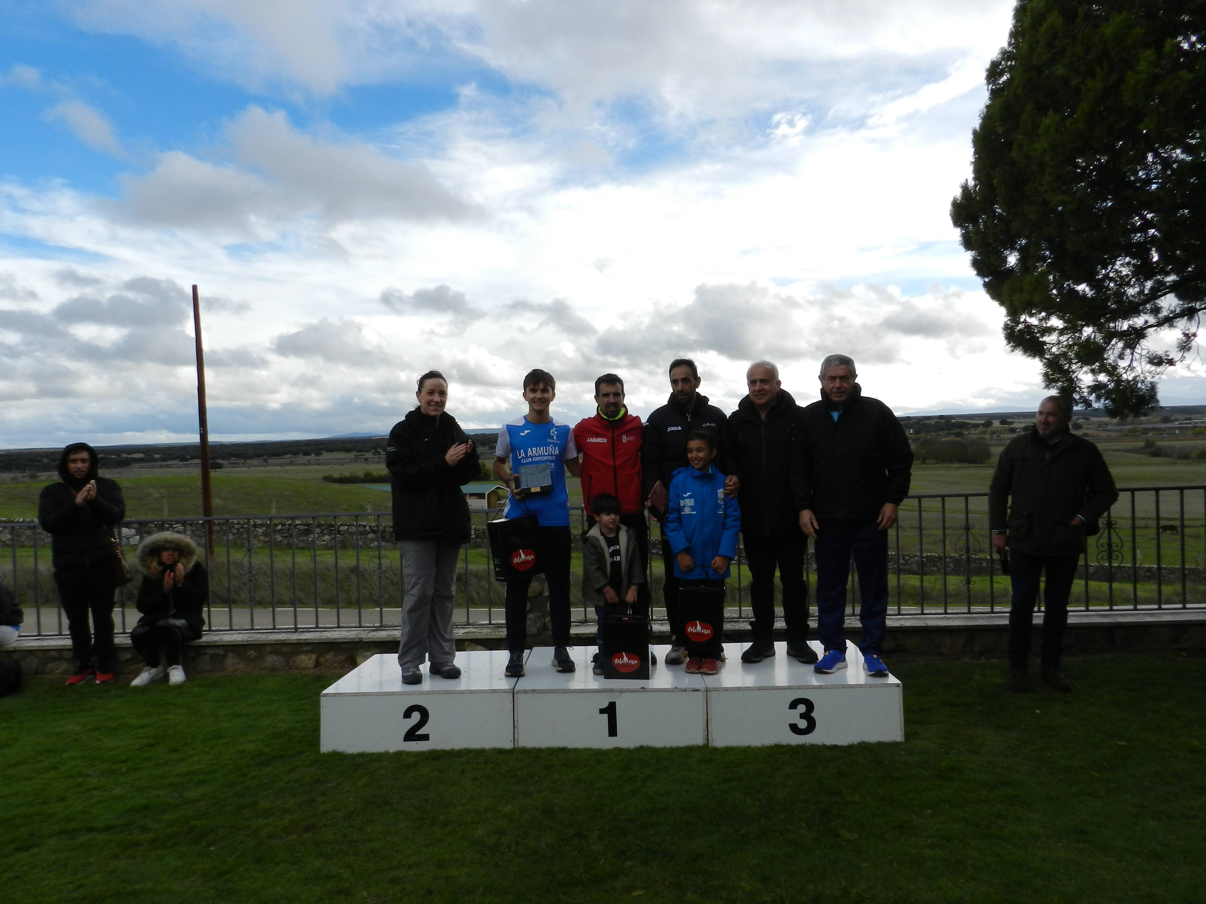 Fiesta del campo a través en Castro Enríquez: inicio de los Juegos Escolares y Carrera Popular Taurina