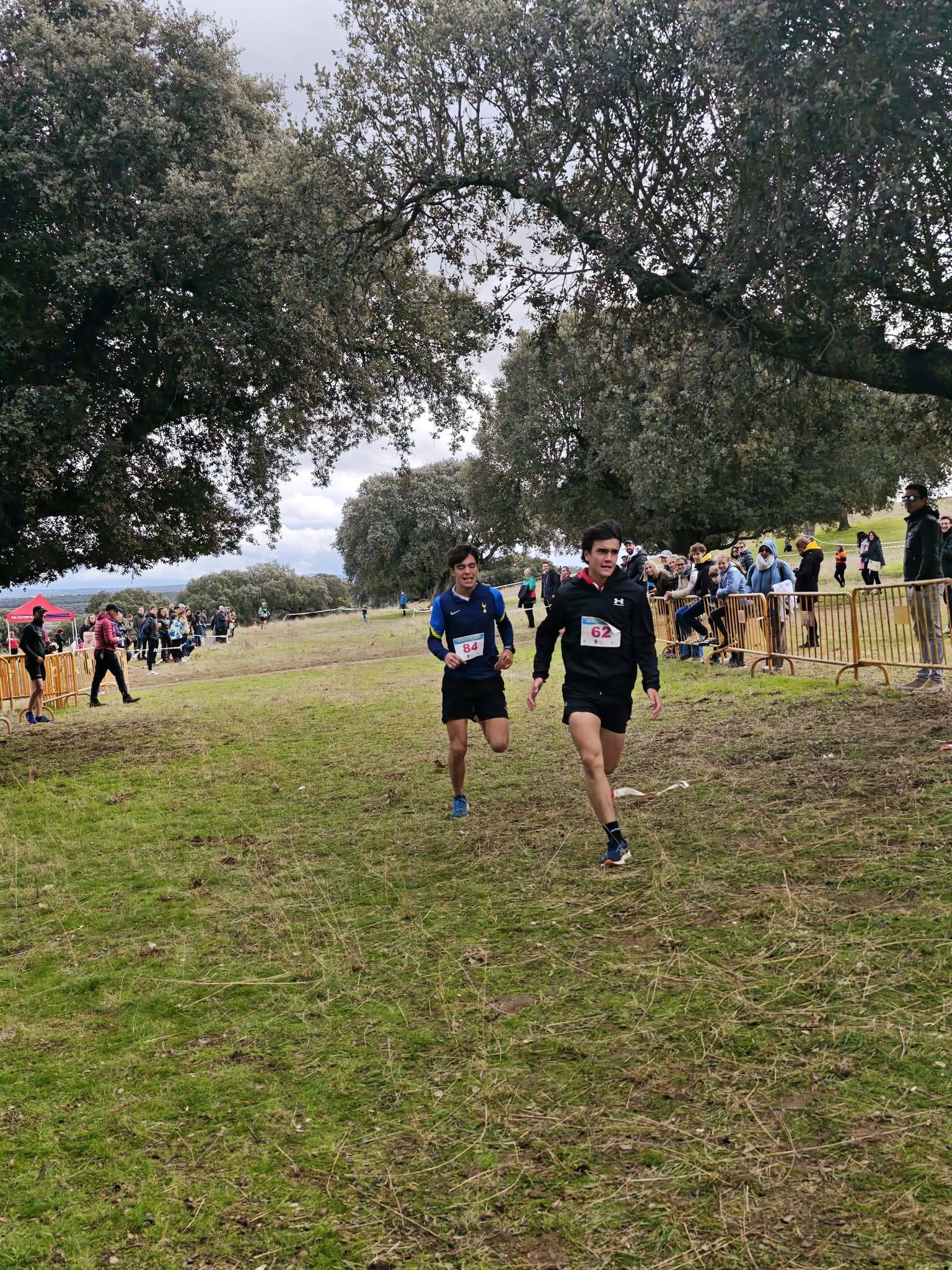 Fiesta del campo a través en Castro Enríquez: inicio de los Juegos Escolares y Carrera Popular Taurina
