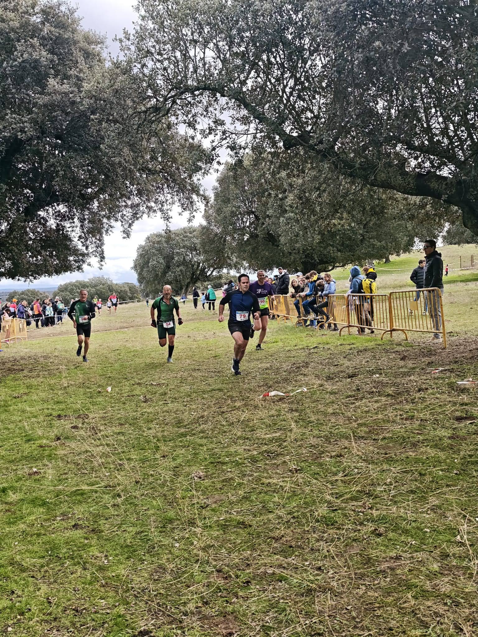 Fiesta del campo a través en Castro Enríquez: inicio de los Juegos Escolares y Carrera Popular Taurina