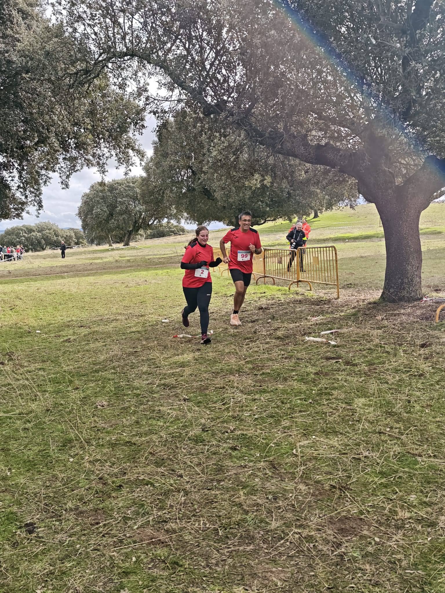 Fiesta del campo a través en Castro Enríquez: inicio de los Juegos Escolares y Carrera Popular Taurina