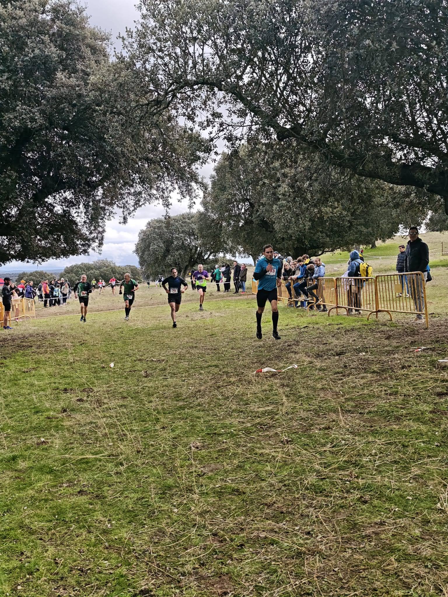 Fiesta del campo a través en Castro Enríquez: inicio de los Juegos Escolares y Carrera Popular Taurina