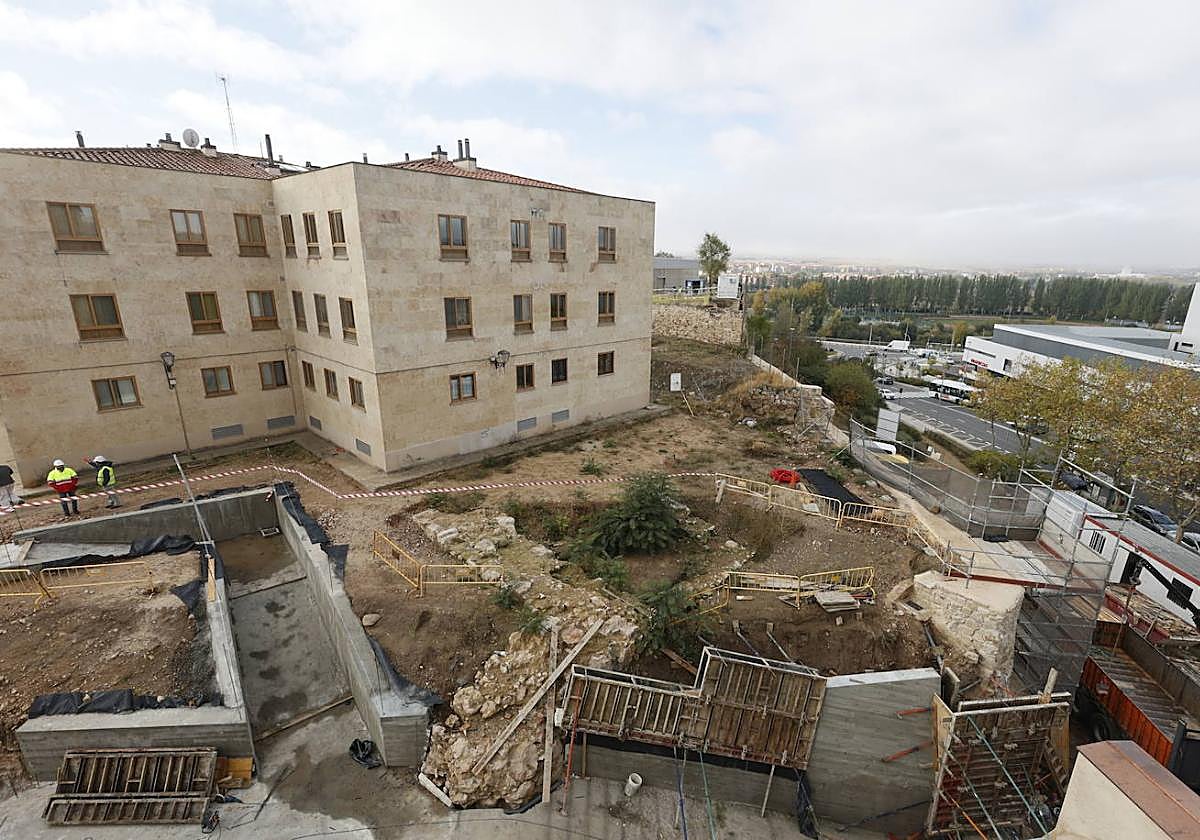Obras de acondicionamiento del nuevo acceso al cerro de San Vicente a través de la Cerca Medieval.