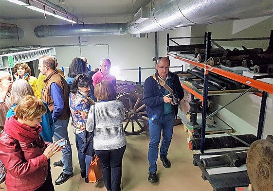 La asociación Béjar 68 gestionó en 2018 una visita extraordinaria al Museo de Defensa, donde están guardados los cañones de Víctor Gorzo.