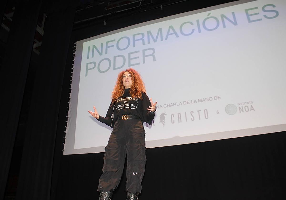 Sofía Cristo educa a los jóvenes de Ciudad Rodrigo sobre el consumo de sustancias