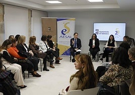 Carlos García Carbayo, Elena Borrego y Miryam Rodríguez, este viernes, en la Torre de los Anaya.