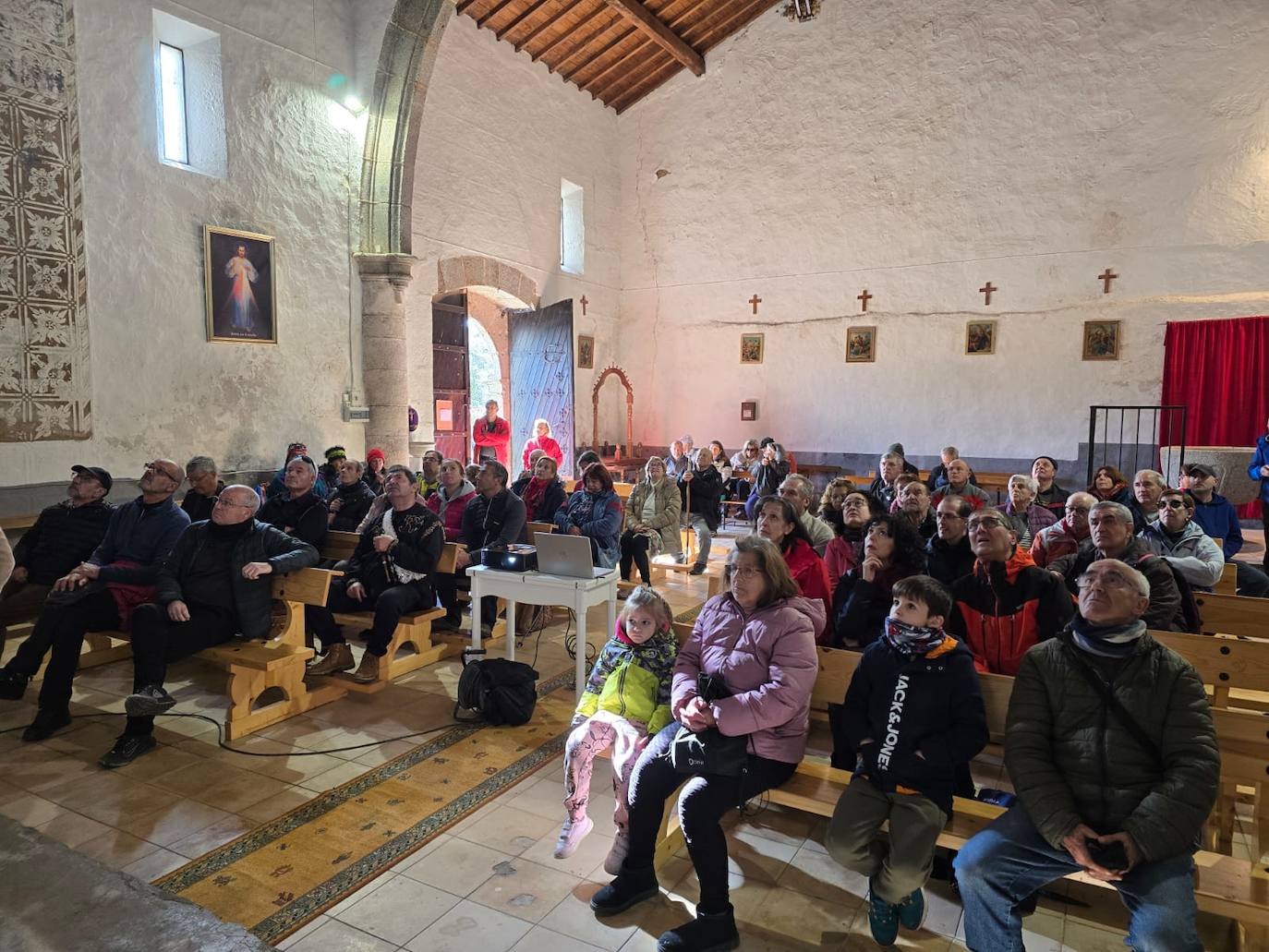 Valdehijaderos acoge una animada jornada dentro del Festival de la Candela