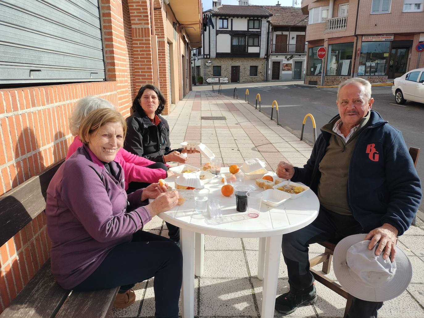 Linares de Riofrío disfruta de su jornada micológica pese al mal año de setas
