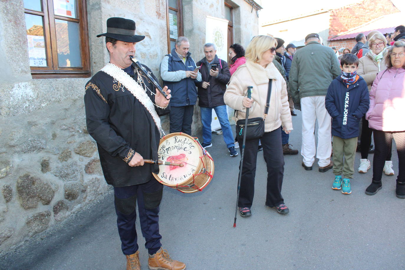 Valdehijaderos acoge una animada jornada dentro del Festival de la Candela