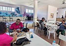 Interior del espacio municipal de Coca de Alba, que cuenta con servicio de bar principalmente en festivos.