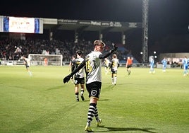 Gastón, celebrando su gol ante el Real Madrid Castilla.