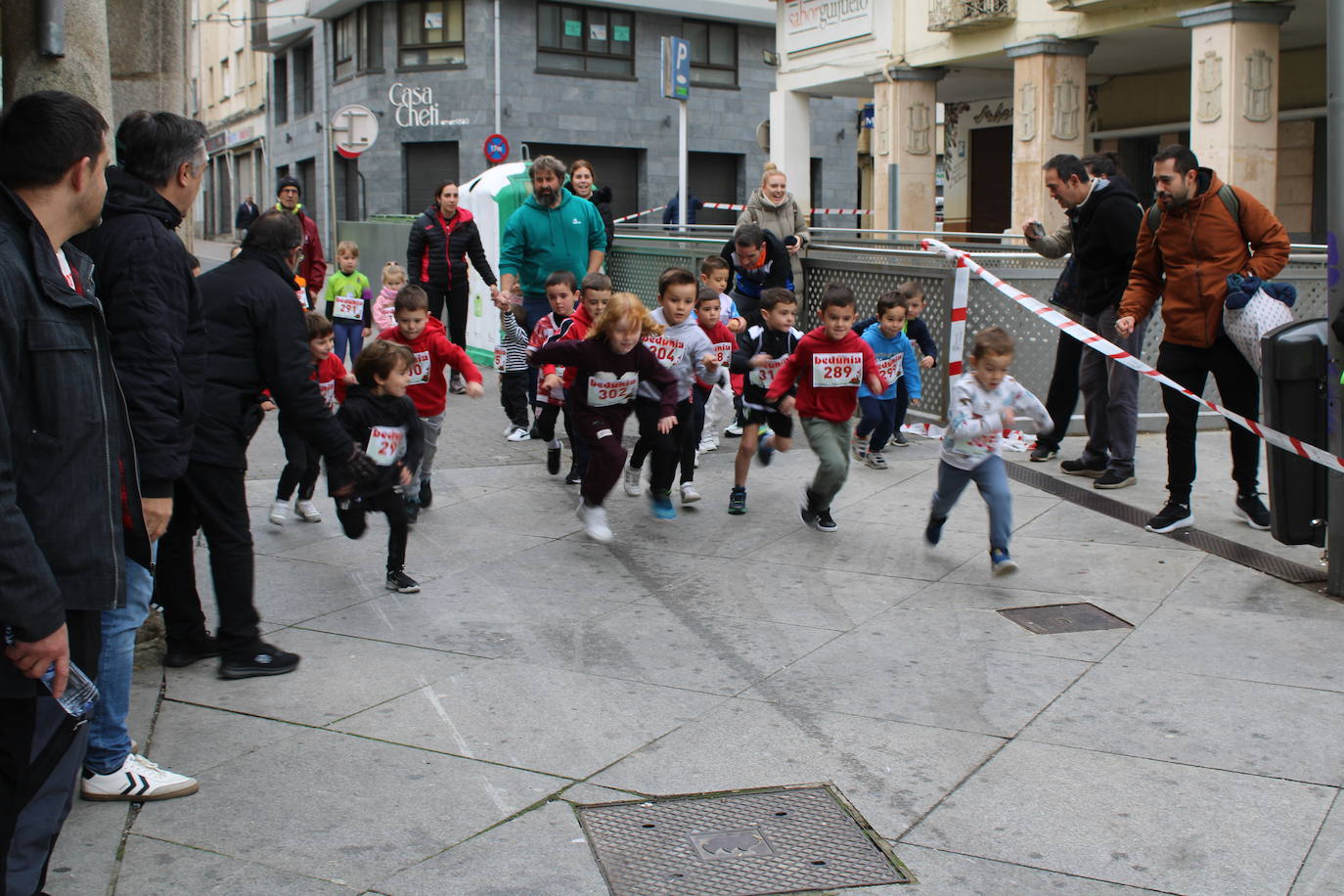 Guijuelo disfruta con su jamón velo más solidario