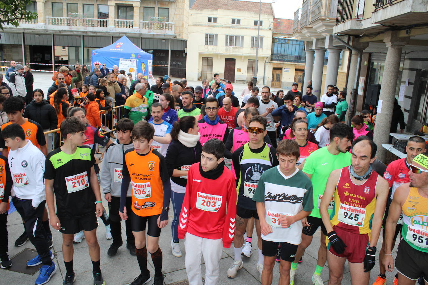 Guijuelo disfruta con su jamón velo más solidario