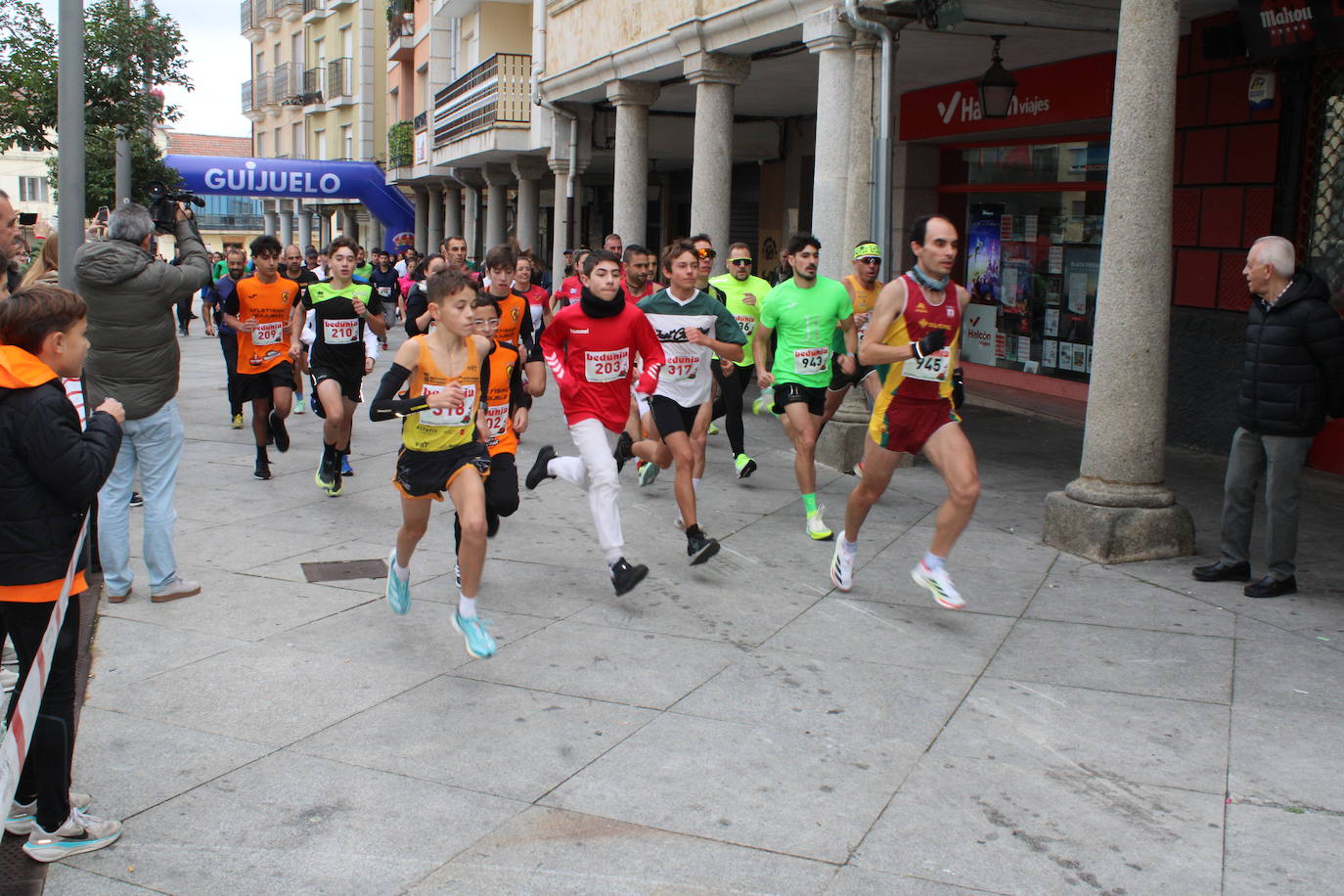 Guijuelo disfruta con su jamón velo más solidario