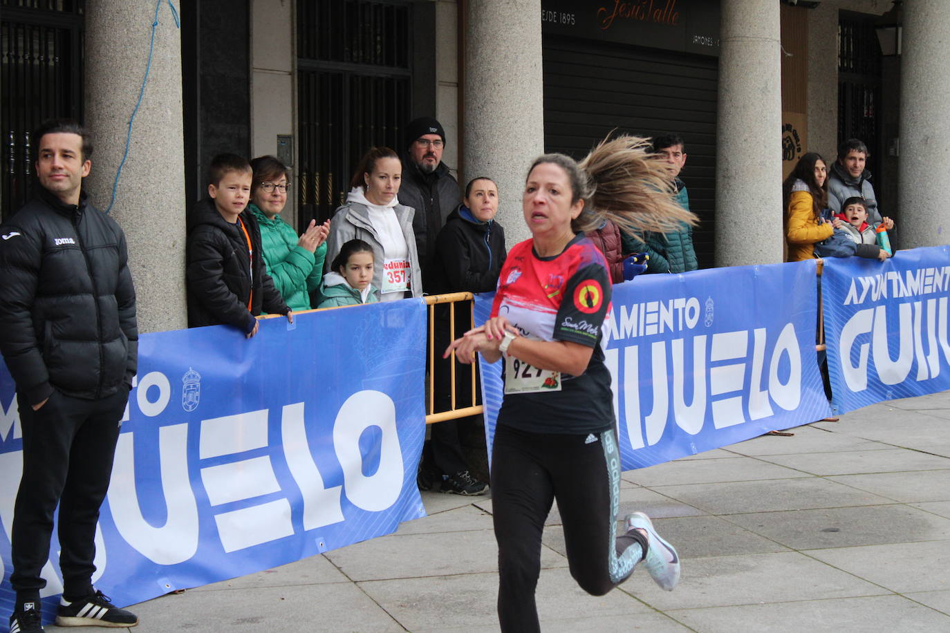 Guijuelo disfruta con su jamón velo más solidario