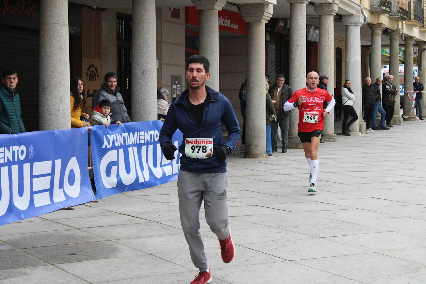 Guijuelo disfruta con su jamón velo más solidario