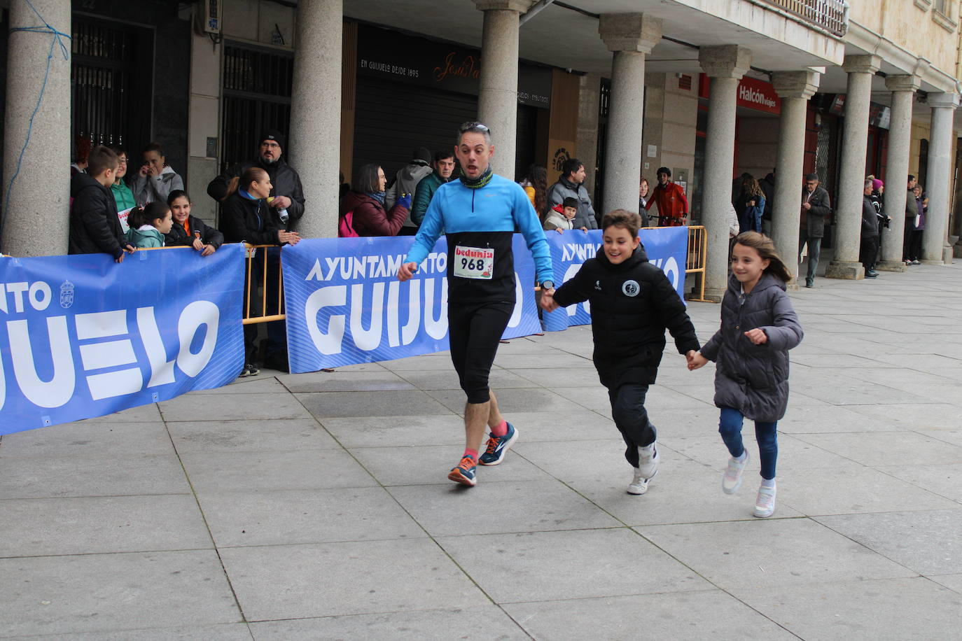 Guijuelo disfruta con su jamón velo más solidario