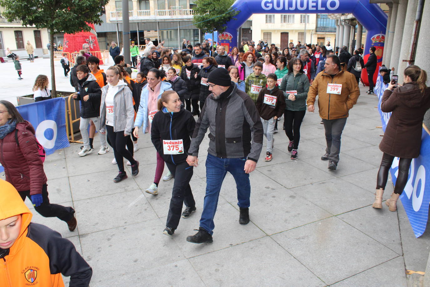 Guijuelo disfruta con su jamón velo más solidario