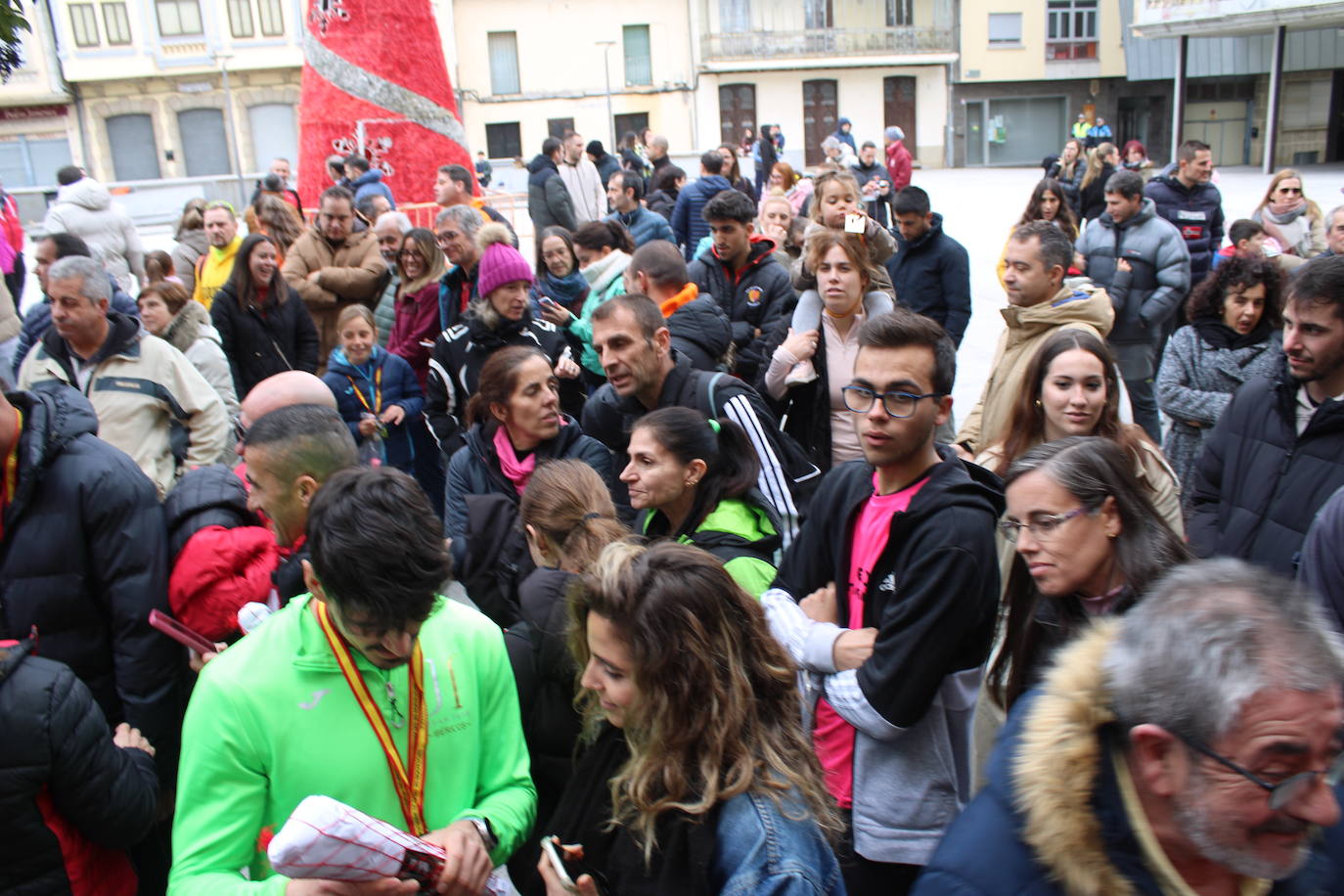 Guijuelo disfruta con su jamón velo más solidario
