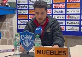 Jorge Gacía, compareciendo en la sala de prensa de Miramar.