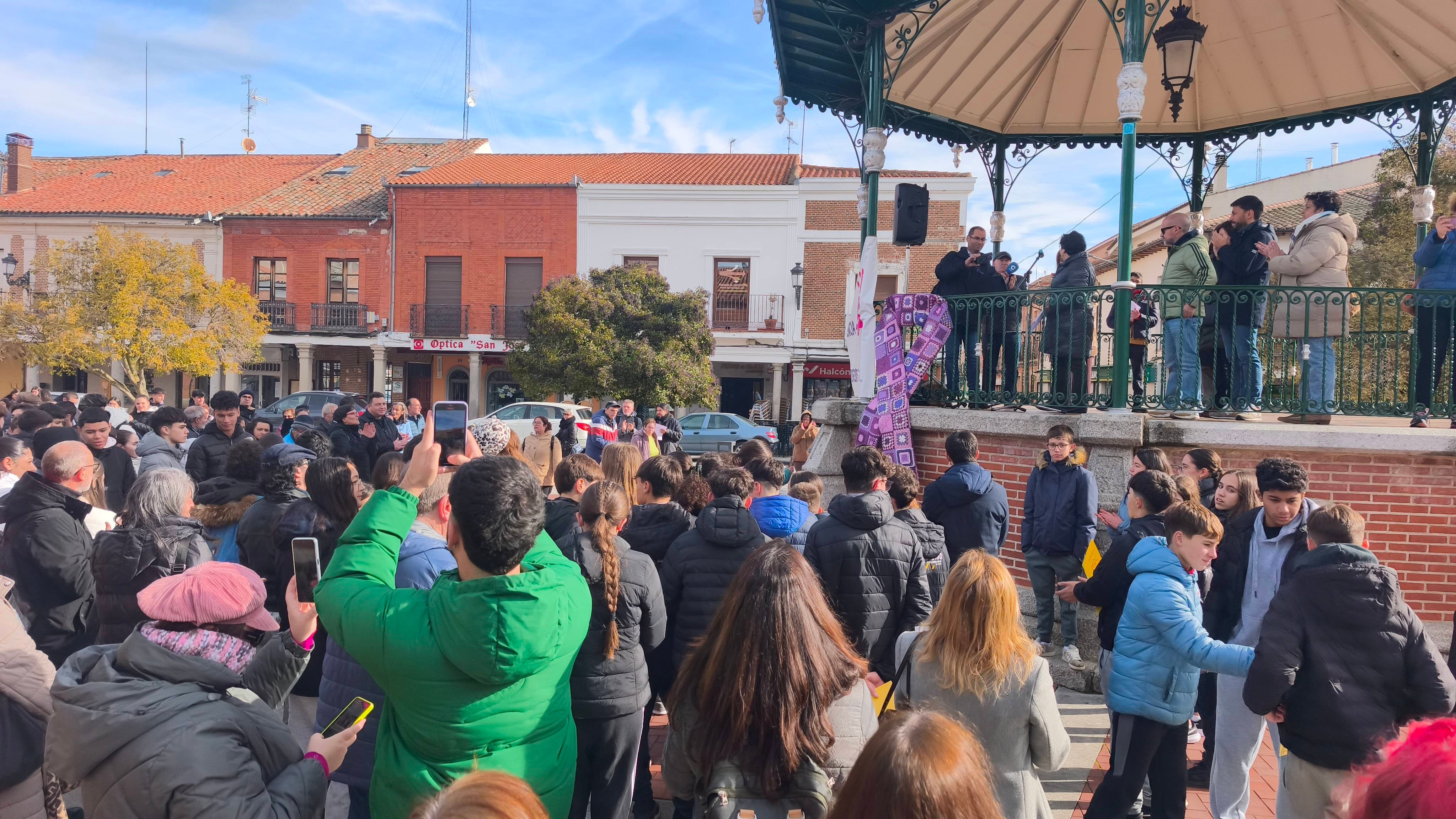 Gran participación en la lectura del manifiesto del 25-N en Peñaranda