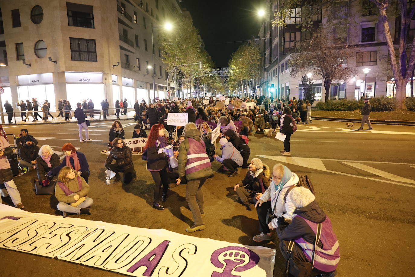 Por las que están y por las que faltan: un 25-N que multiplica el compromiso en Salamanca, en imágenes