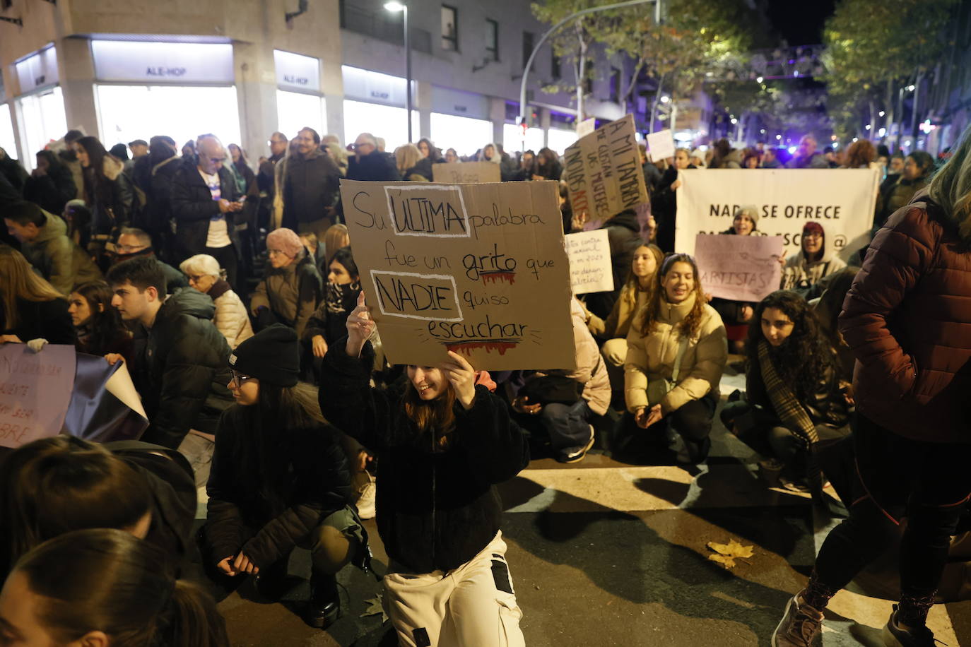 Por las que están y por las que faltan: un 25-N que multiplica el compromiso en Salamanca, en imágenes
