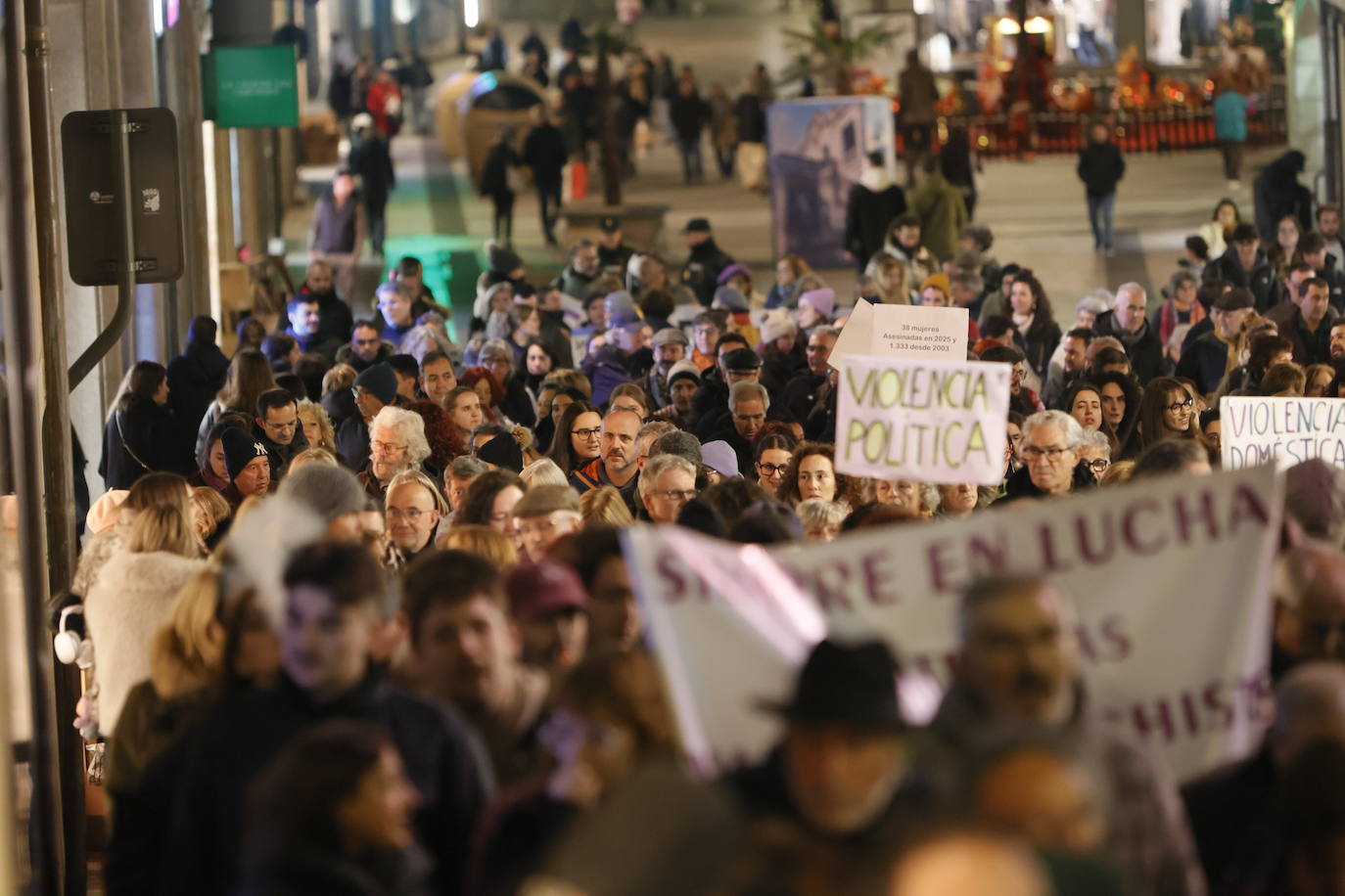 Por las que están y por las que faltan: un 25-N que multiplica el compromiso en Salamanca, en imágenes