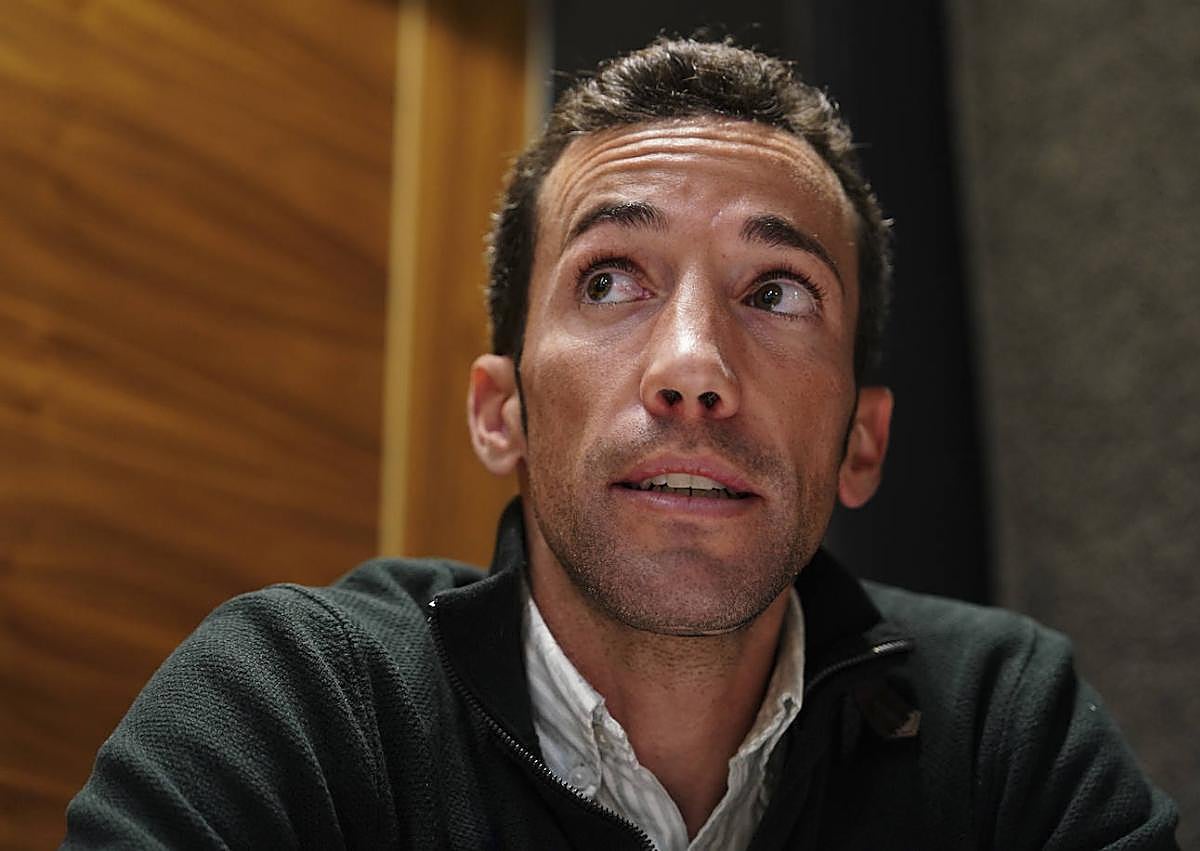 Imagen secundaria 1 - David de Miranda, en varios momentos de la entrevista de LA GACETA DE SALAMANCA.