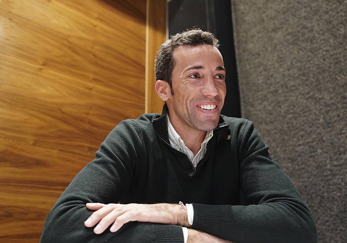 Imagen principal - David de Miranda, en varios momentos de la entrevista de LA GACETA DE SALAMANCA.