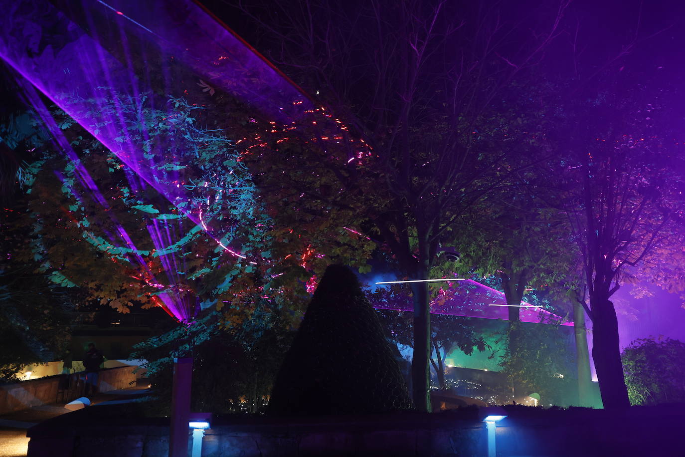 El encanto de la Navidad recala en Salamanca: el jardín mágico del Huerto, en imágenes