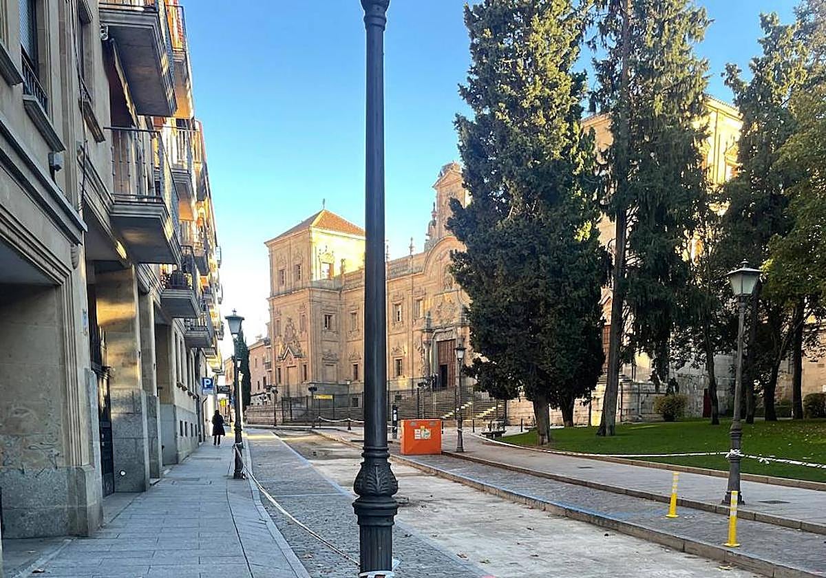 Obras que se alargan en la calle del Rosario