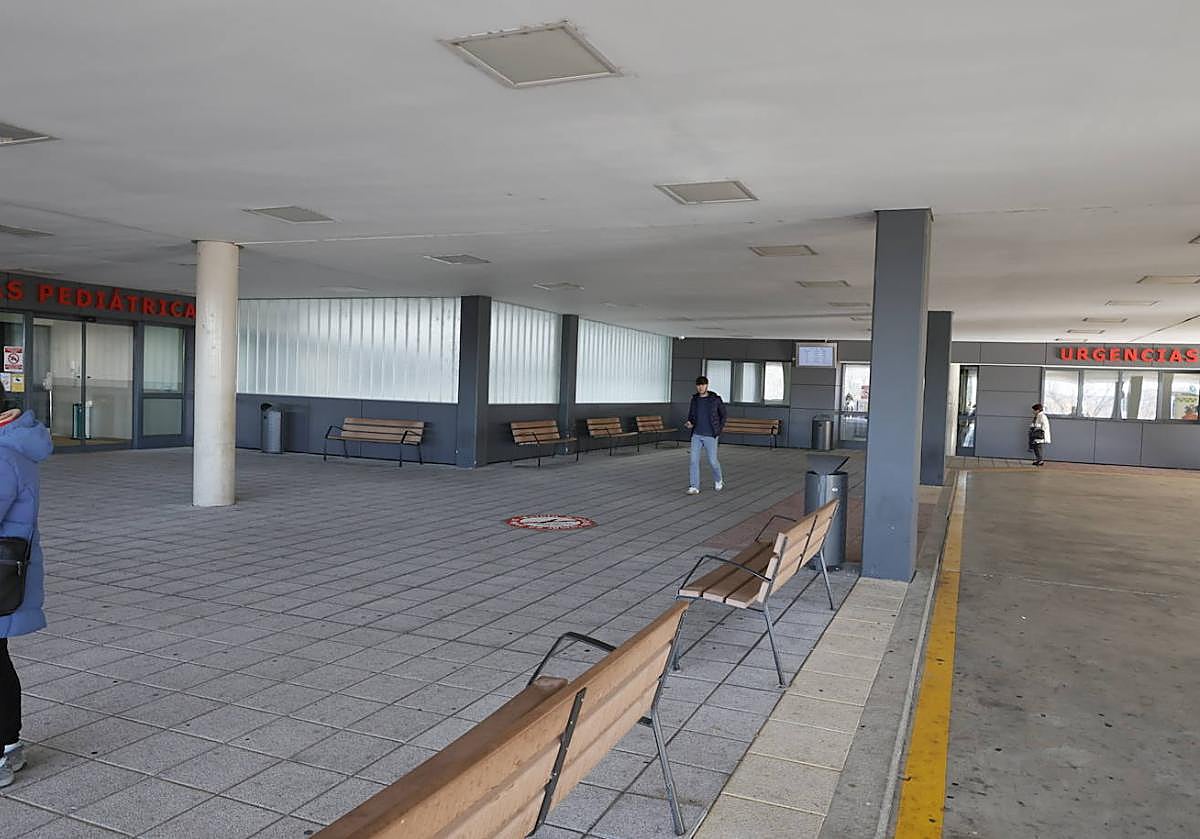 Zona exterior que se aprovechará para aumentar los espacios de Urgencias.