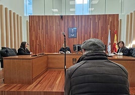 Imagen del octogenario en el banquillo de los acusados.